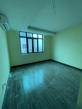 Cho thuê nhà đường Hồ Tùng Mậu, Bắc Từ Liêm. DT 110m2, 5 tầng 1 tum, có thang máy. Giá 60tr/tháng